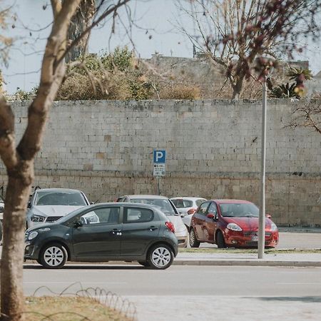 Le Camporelle In Citta Bed & Breakfast Lecce Bagian luar foto
