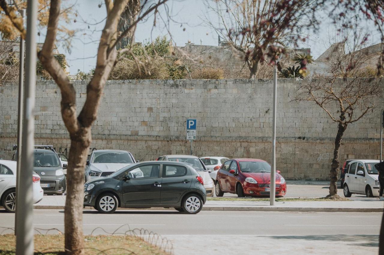 Le Camporelle In Citta Bed & Breakfast Lecce Bagian luar foto