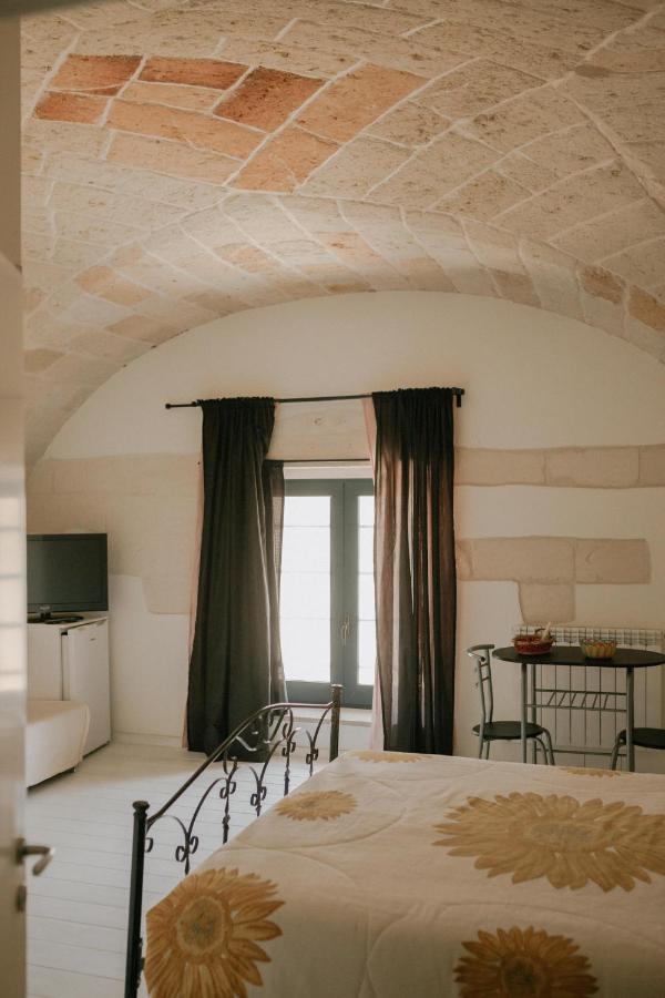 Le Camporelle In Citta Bed & Breakfast Lecce Bagian luar foto