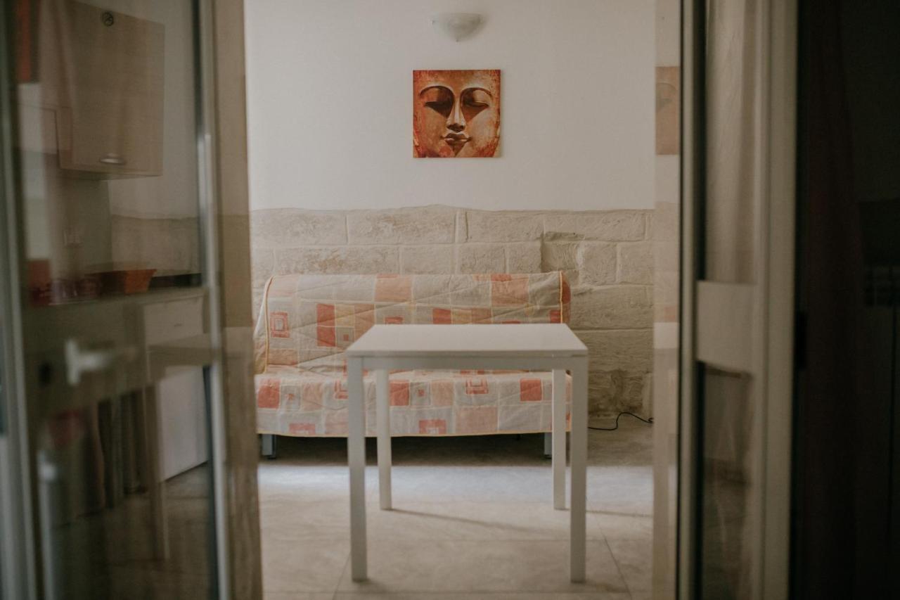 Le Camporelle In Citta Bed & Breakfast Lecce Bagian luar foto