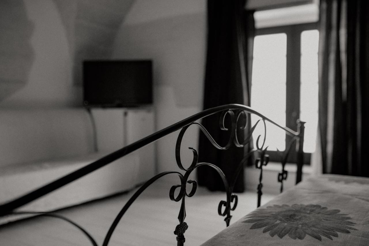 Le Camporelle In Citta Bed & Breakfast Lecce Bagian luar foto